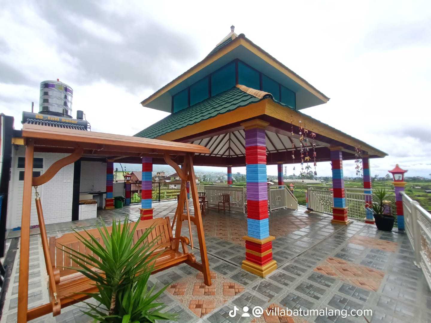 Halaman Roof Top Luas